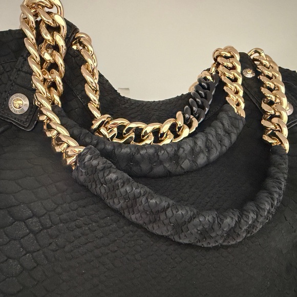 Henri Bendel Black Animal Print Shoulder Bag Gold Hardware Zip Double Handles - Picture 3 of 6